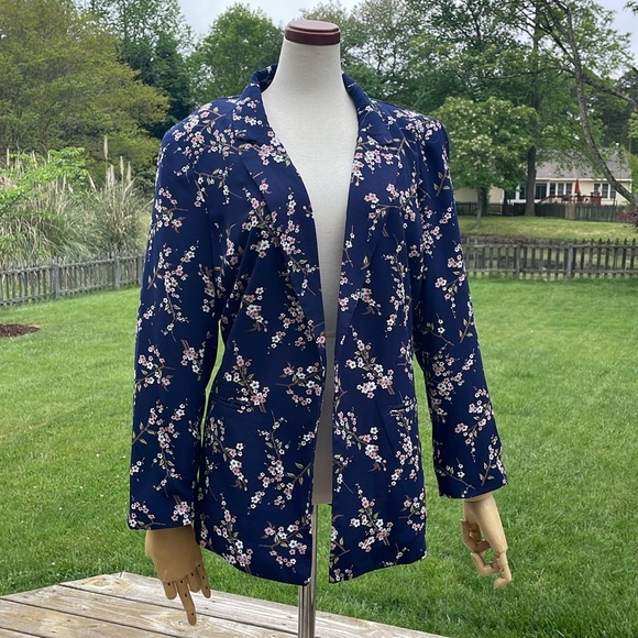 Skies Are Blue Jackets & Blazers - Skies are Blue Sz L Navy Cherry Blossom Print Lined Blazer